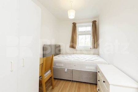 split level 3 bedroom a short walk from the trendy Camden Markets - Photo 2