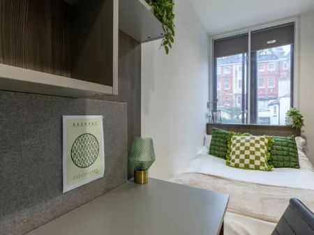 Deluxe 2 Bed Apartment - Photo 2