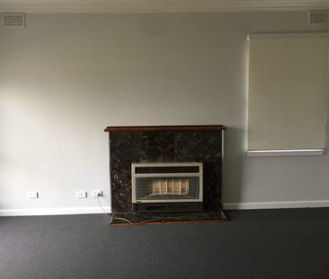 4-BEDROOM HOME - Photo 2