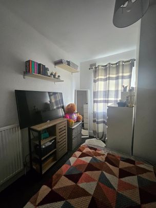 Room in a Shared House, Neasden Lane, NW10 - Photo 1