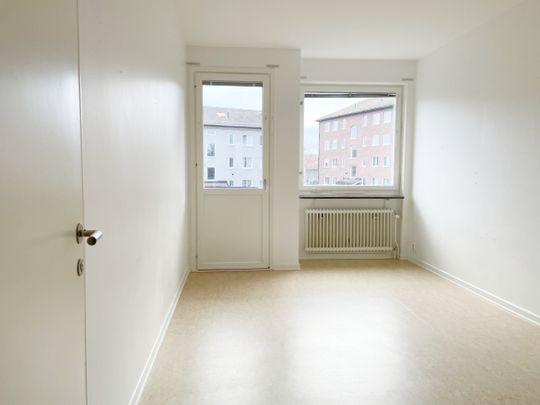 Ljuragatan 127 - Foto 1