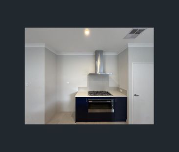 Family Home Available Now! - Photo 1