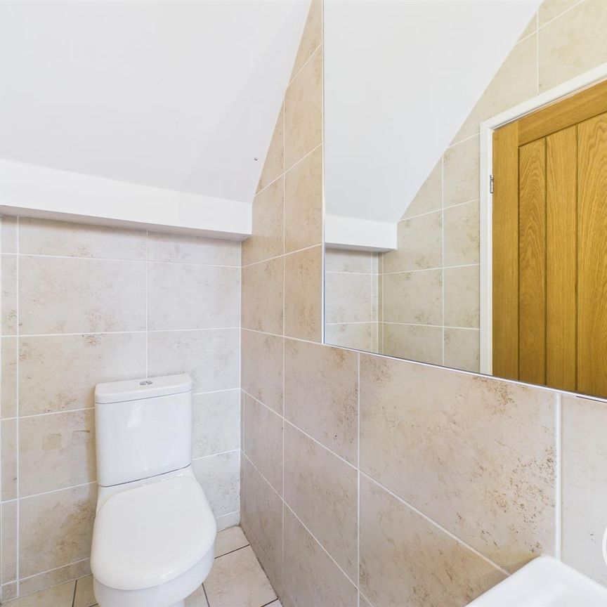 Armley Lodge Road, Leeds - Photo 1