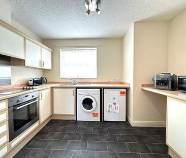 2 bedroom flat to rent - Photo 4