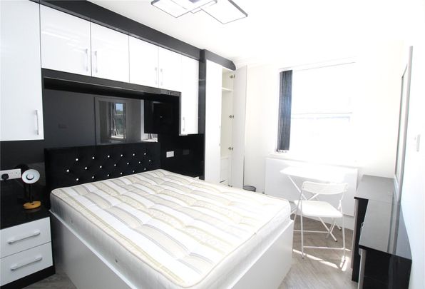 The Mall, Ealing, W5 3TJ - Photo 1