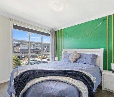 Stylish Family Living in Leppington - Photo 5