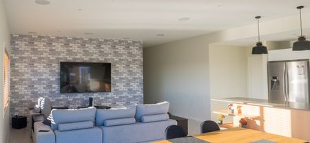 Exquisite 3-Bedroom, 3-Bathroom Home with Spectacular Sea Views in Stanmore Bay - Photo 4