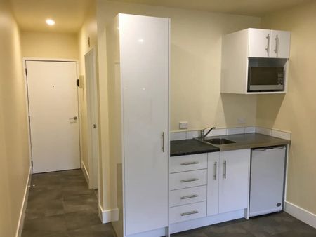 CITY CENTRE. 3 BEDROOM - Photo 5