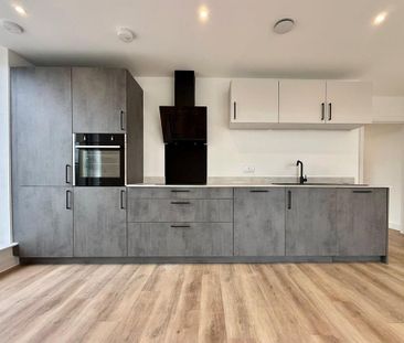 2 bedroom penthouse to rent - Photo 3