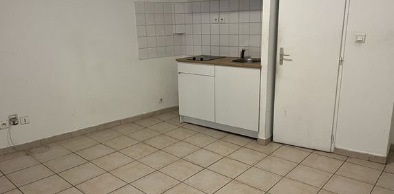Location Appartement 1 pièce 24m² - Photo 2