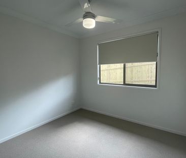 Spacious 3 Bedroom Duplex! - Photo 4