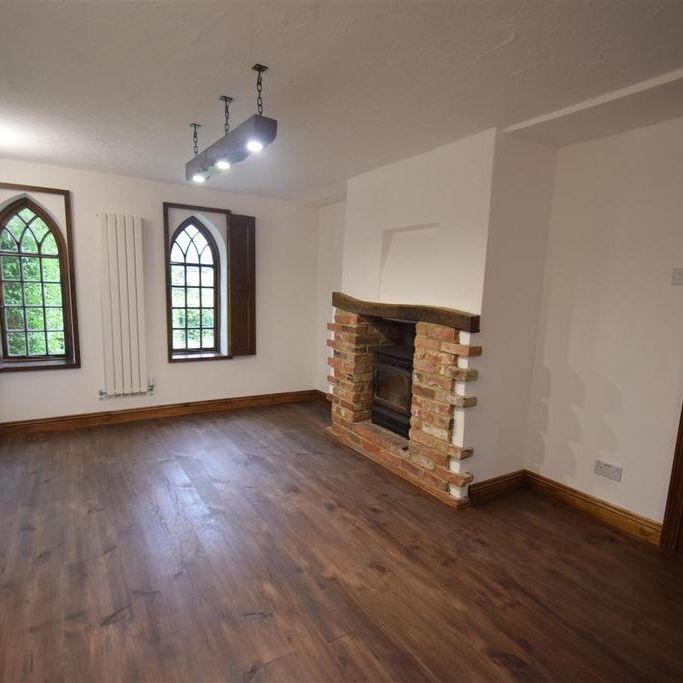 2 bedroom bungalow to rent - Photo 1