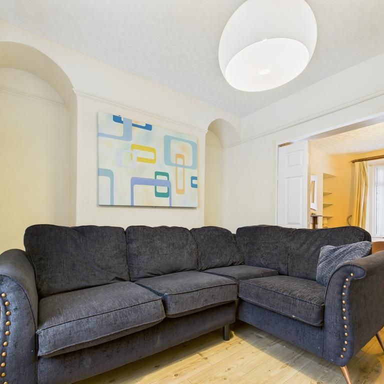 2 bedroom terraced house to rent - Photo 1