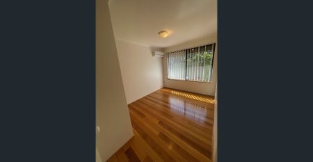 NEAT & TIDY FAMILY HOME! - Photo 3