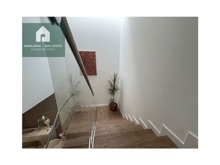 Luxury Semidetached House for rent in Charneca de Caparica, Portugal - Photo 4