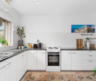 Furnished One Bedroom Apartment - Photo 3