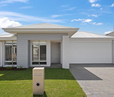 Brand New 4 x 2 Family Home with Separate Theatre and Solar - Photo 2