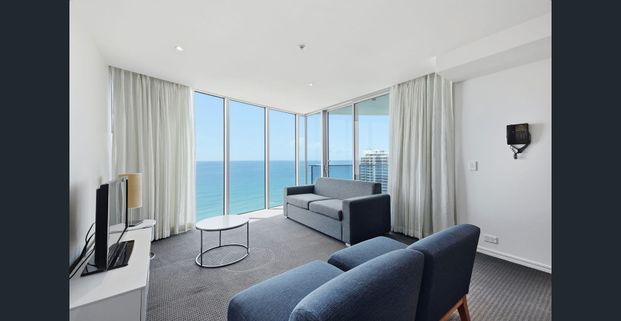 HILTON 2 BEDROOM/2 BATHROOM FULLY FURNISHED APARTMENT WITH STUNNING OCEAN TO HINTERLAND VIEWS. - Photo 1