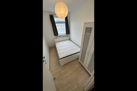 Room in a Shared Flat, Fellows Court, E2 - Photo 4