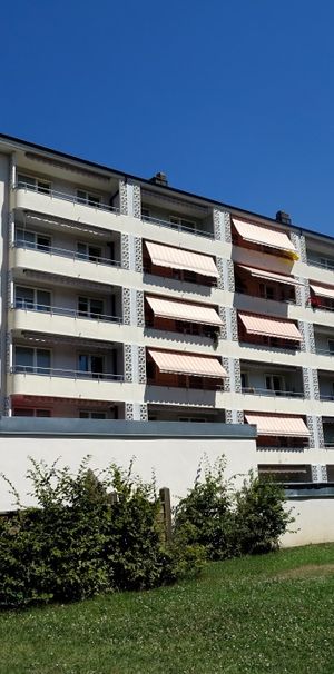 Appartement de 2 pièces au 5ème étage à Delémont - Photo 1
