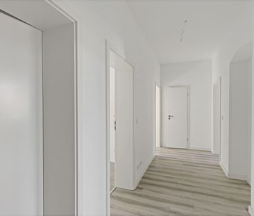 Moderne 3 Zimmerwohnung mit Balkon in Bahnhofnähe- Landsberger Straße - Photo 1