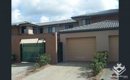 3-Bedroom Townhouse in Upper Coomera â Ideal Location, Resort-Style Living - Photo 5