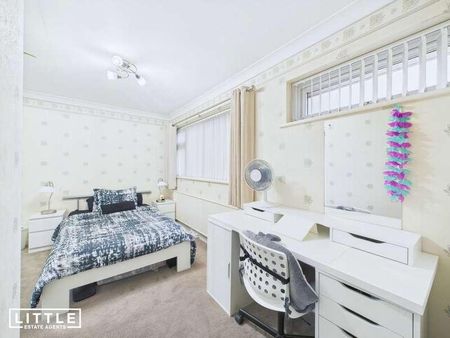 Spinney Green, Eccleston, WA10 - Photo 5