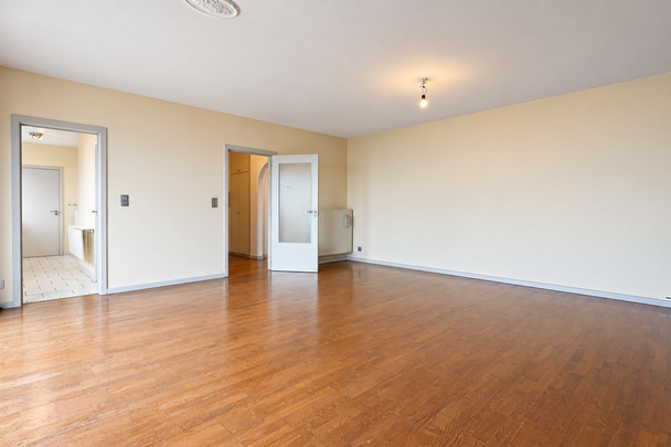 Penthouse in hartje Brasschaat met ondergrondse autostaanplaats en 2 ruime terrassen! - foto 1