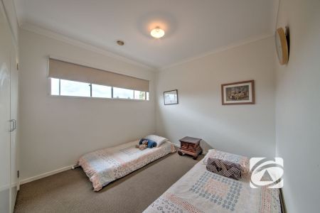 FAMILY LIVING IN SOUGHT AFTER CAVERSHAM WATERS ESTATE - Photo 3