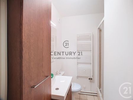 Location Appartement 1 pièce 38m² CREPY EN VALOIS 60800 - Photo 4