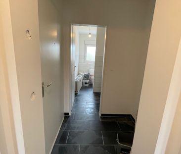 Mit Balkon und Einbauküche! Schicke, frisch renovierte 2-Zimmer-Woh... - Photo 5