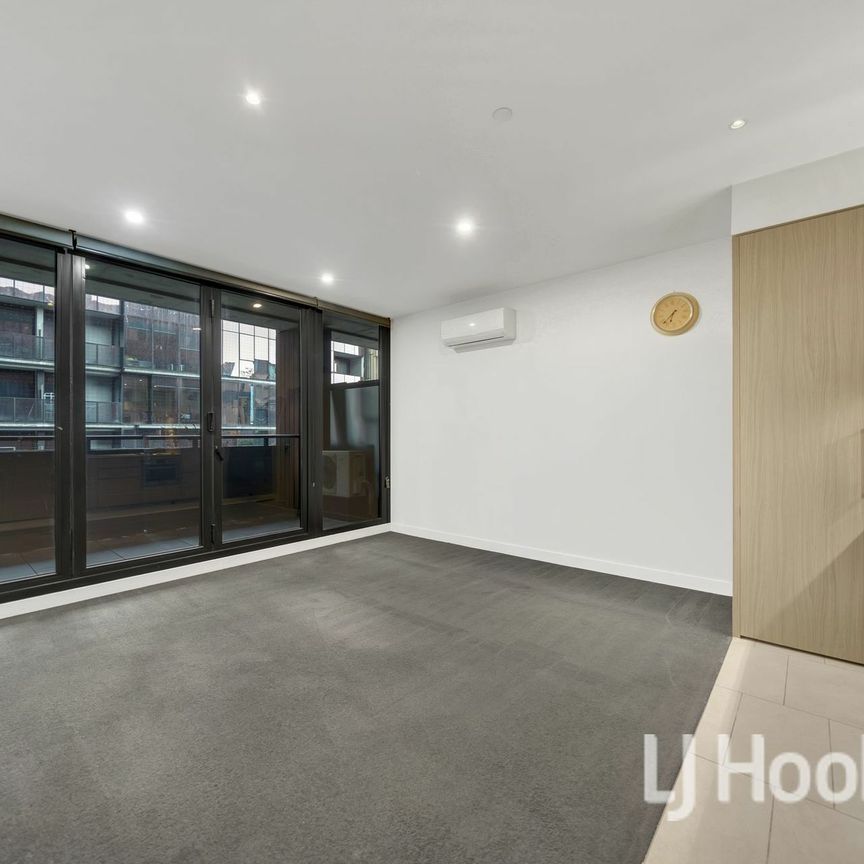 Lovely 1 bedroom apartment in the heart of Melbourne CBD - Photo 1