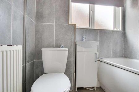 Southmead Crescent, Cheshunt, EN8 - Photo 3