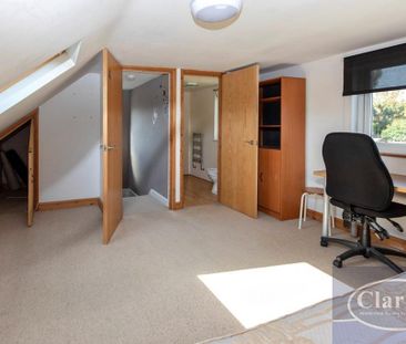4 bedroom semi-detached house to rent - Photo 5
