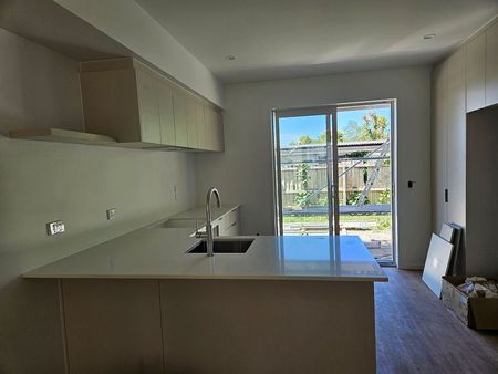 Brand New 2BR Townhouse in Paparoa St! - Photo 3