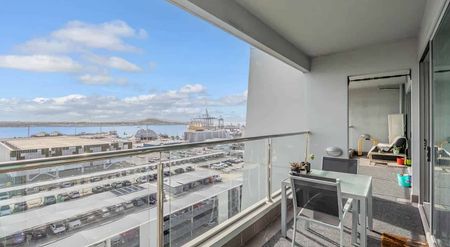 One bedroom with amazing view in Scene One apartme - Photo 3