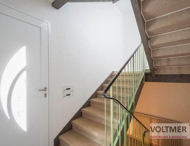 HELLIGKEIT - Dachgeschosswohnung mit Einbauküche und Gemeinschaftsgarten in Wiebelskirchen! - Photo 1