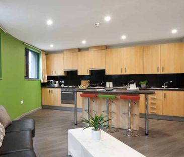 Penthouse Ensuite - Photo 4