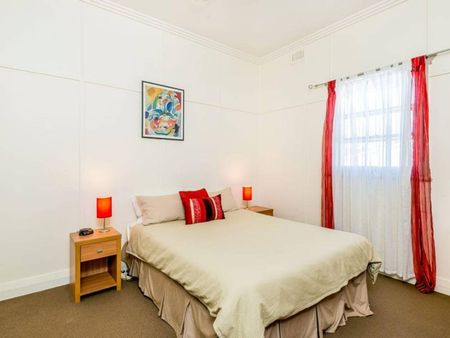 Apartments on Queen - One - Photo 2