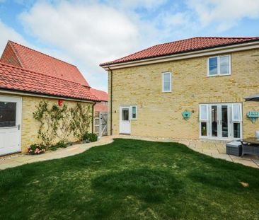 3 bedroom detached house to rent - Photo 2