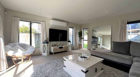 FOUR BEDROOM FREESTANDING VILLA - Photo 4