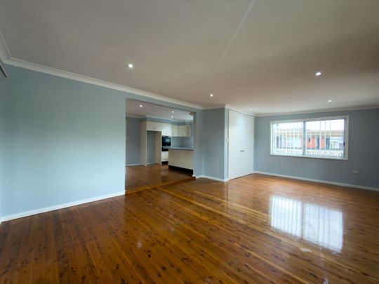 Neat & Spacious Family Home in Prime Location - Photo 1