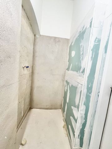 3. Stock - Sanierungsbedürftige Wohnung in top Lage - Unbefristeter Mietvertrag - Photo 2