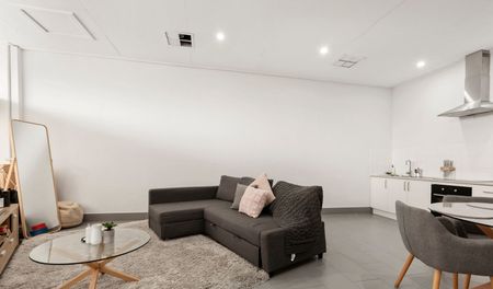 9 Market Court, Reservoir VIC 3073 - House For Rent | Domain - Photo 3