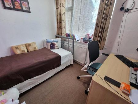 3 bedroom terraced house to rent - Photo 3