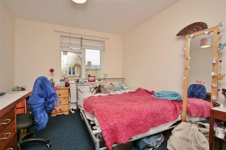 3 bedroom apartment to rent - Photo 3