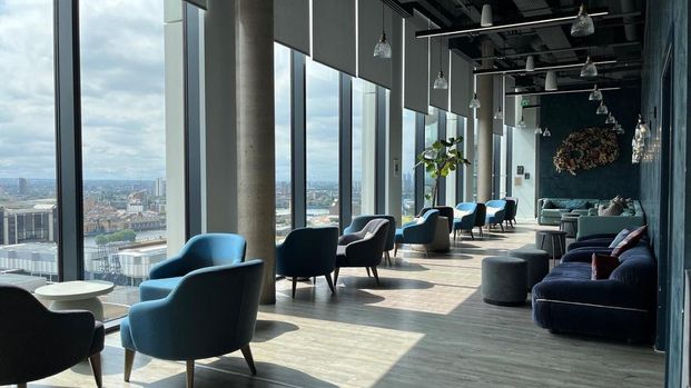 Studio to rent - Photo 1