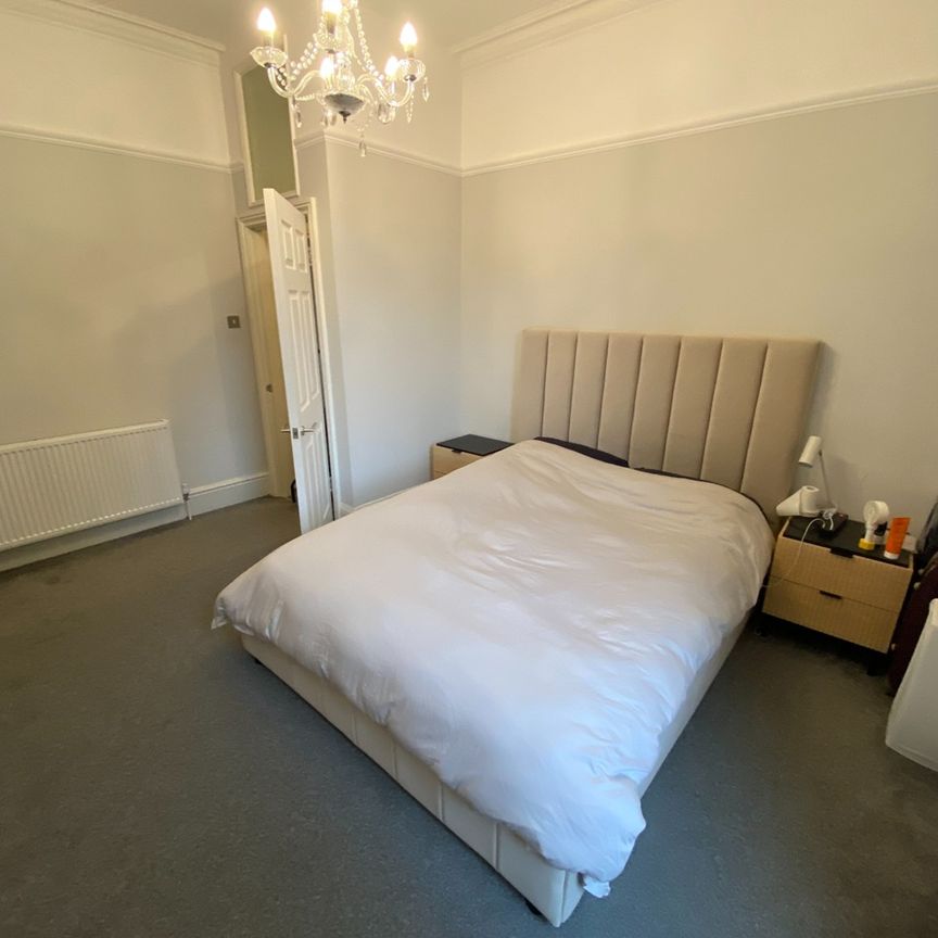 2 Bed Flat, Bridgford Road, NG2 - Photo 1