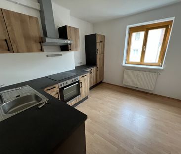 Bruck. Martin-Luther-Straße. Sehr schöne Wohnung mit Balkon für ein... - Photo 3