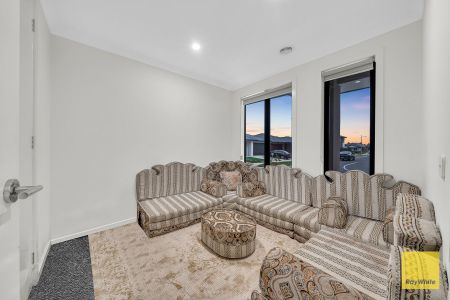 A Stylish Blend of Comfort & Class in Emerald Park! - Photo 3